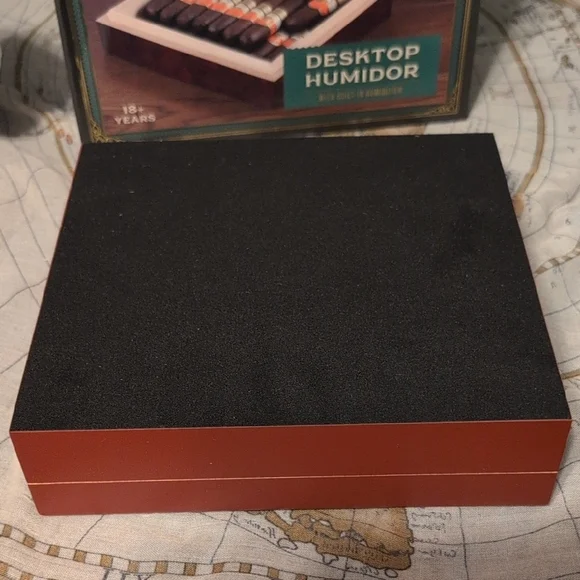 Bond Street Desktop With Built-in Humidor Cigar Case Brand New In Box - Picture 14 of 16